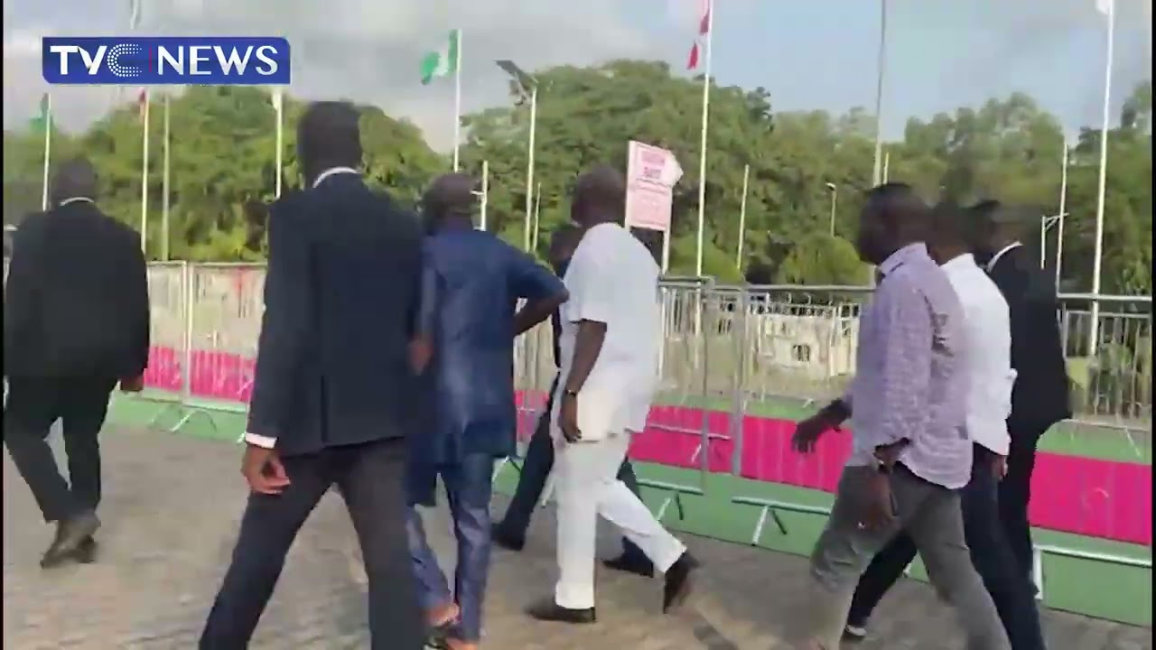(WATCH) Ifeanyi Okowa Arrives MKO Abiola National Stadium For The PDP Presidential Primary