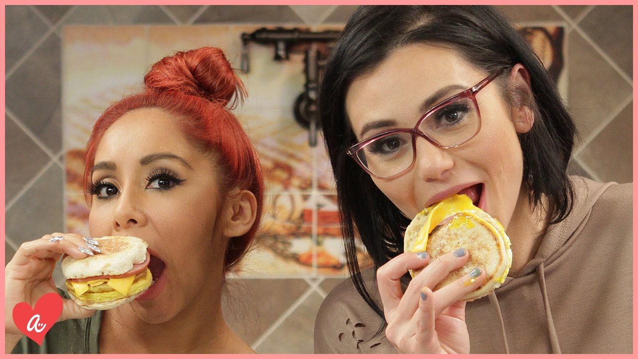 Snooki & JWOWW’s Egg McMuffin Hack! | #MomsWithAttitude Moment