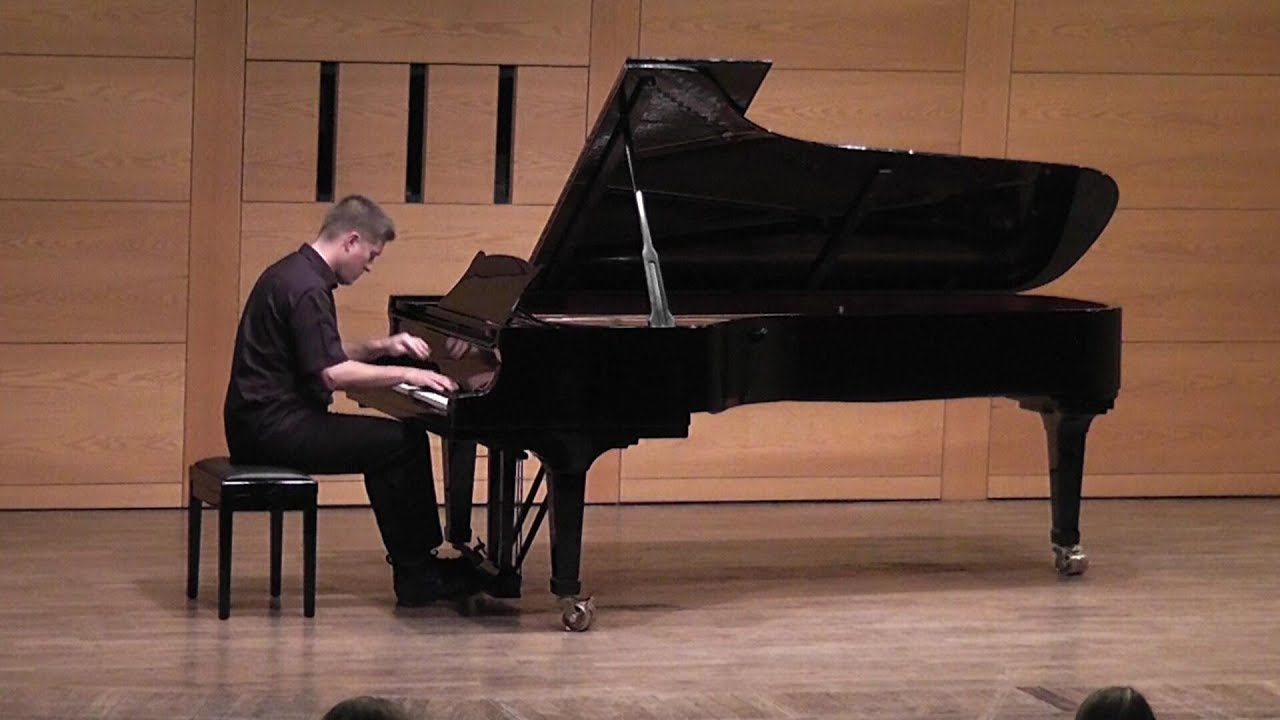 M. Mussorgsky: Promenade & Gnomus (Lars David Kellner, piano)