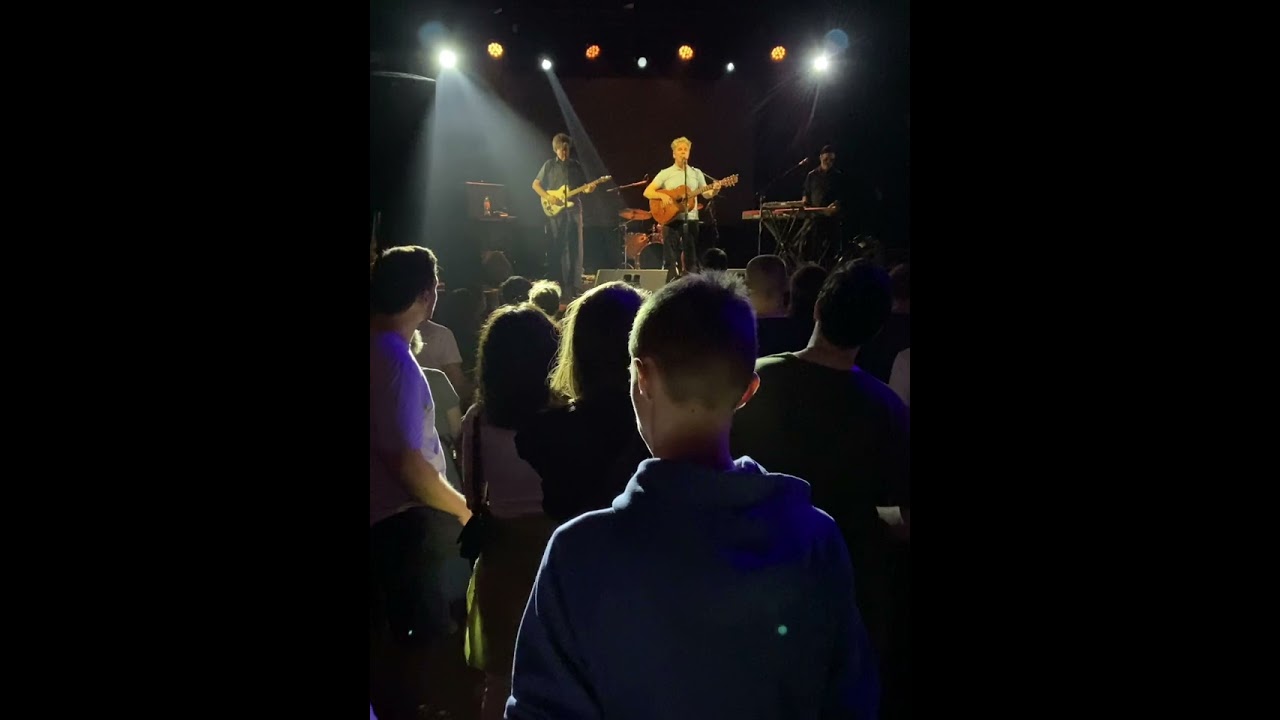 BRAZZAVILLE - Paper Masks (Live)