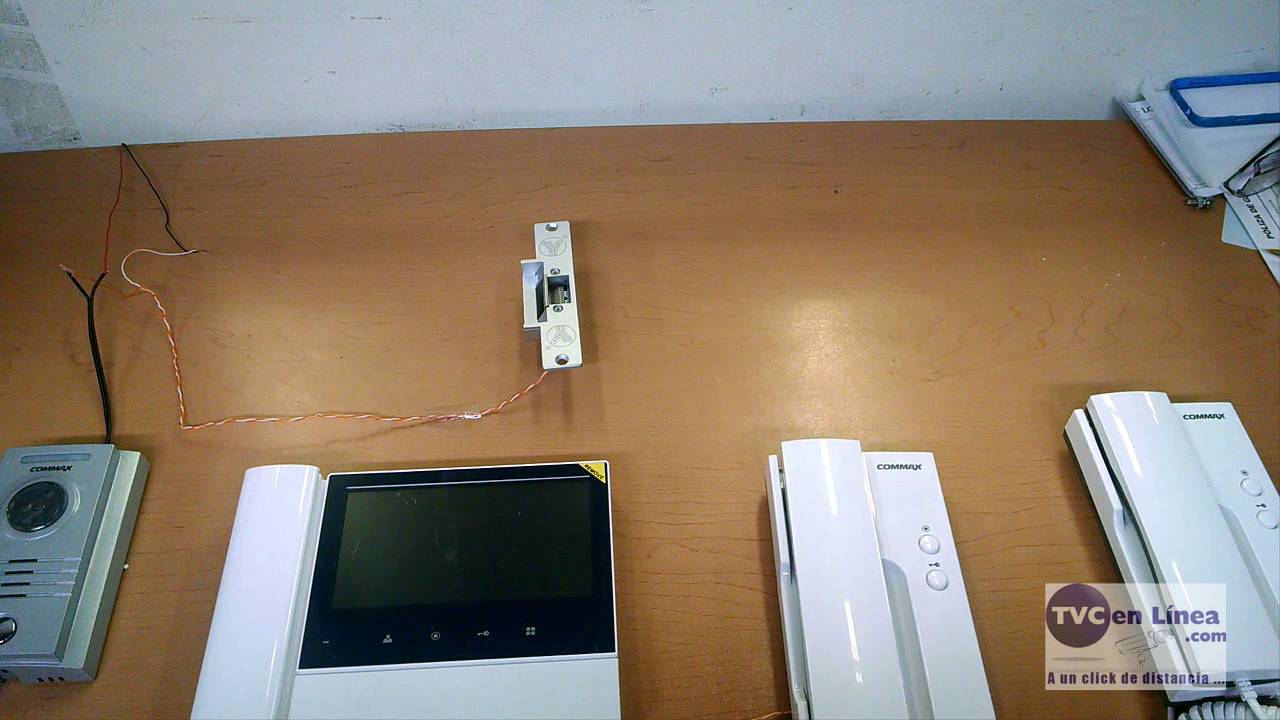 CDV70H2 y DOS INTERFON DP4VHP DE COMMAX