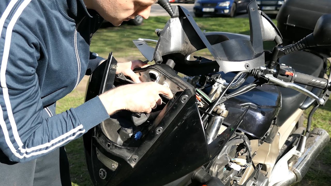 Yamaha TDM 900 как снять приборную панель / disassambling of instrument panel