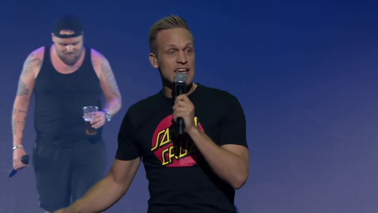 Slik synger han egentlig