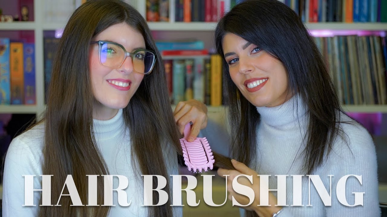 ASMR 💆🏻‍♀️ HAIR BRUSHING con una NINFETTA 🩷 (Whispering)