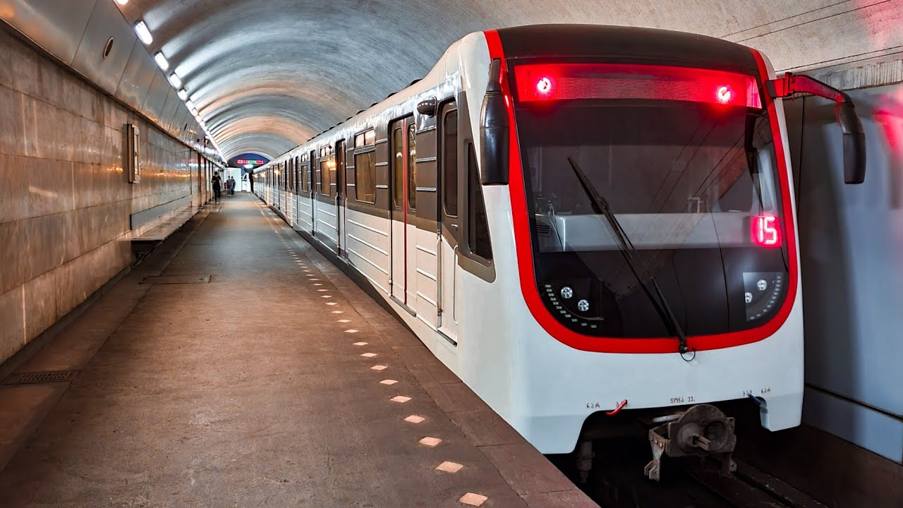 Модернизированные Метровагоны типа Ема-502 в Тбилиси.