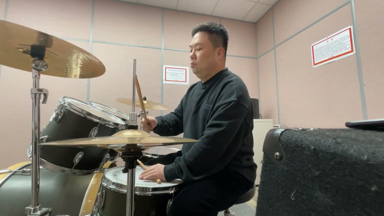 폴킴 화이트 드럼으로 