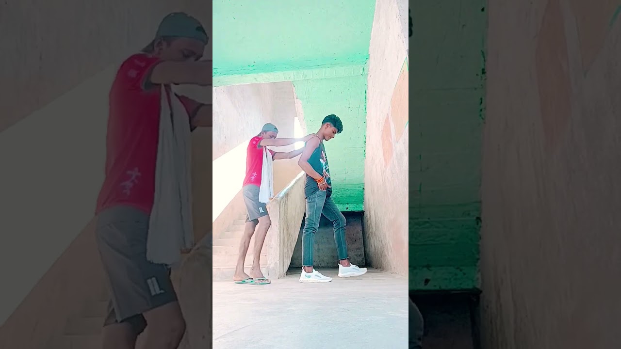 Moon walk dance tutorial video famesh shuffle moon walk 😲 dance tutorial #tutorial #shorts