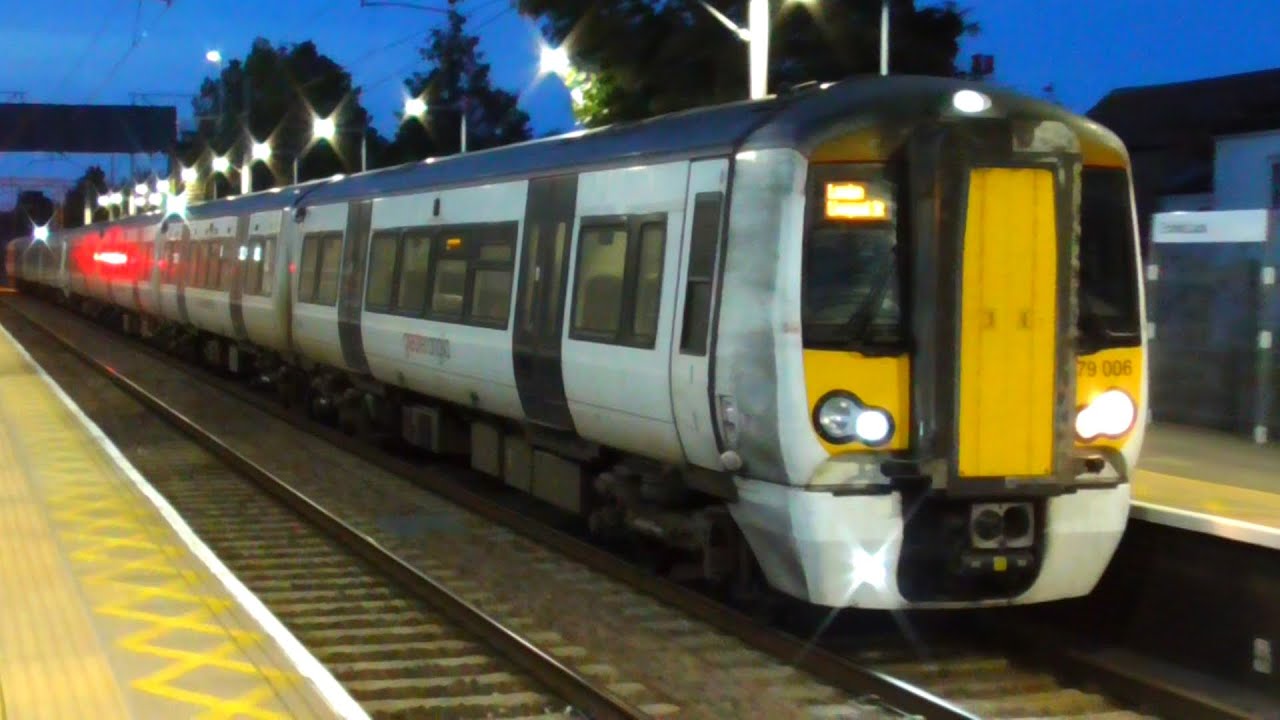 Trains at Enfield Lock - 17/09/20