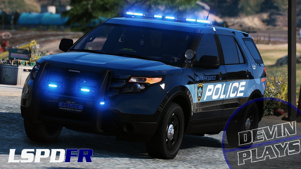Grapeseed Police Chase Tractor After it Nearly Strikes Officer: Devin Plays LSPDFR: Ep. 333