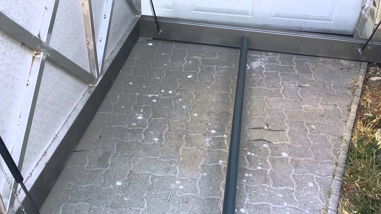 Kétszárnyú rozsdamentes pincelejáró vas vaktokkal