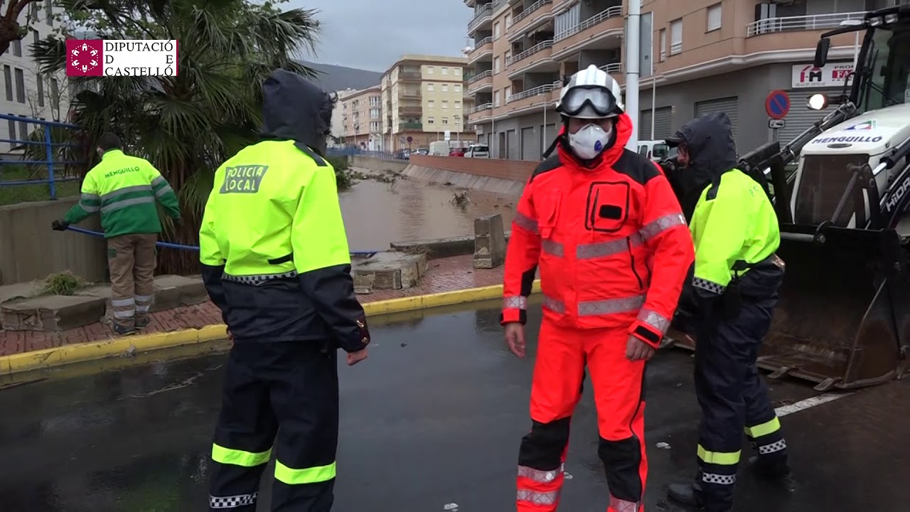 Trabajos de los Bomberos en Oropesa del Mar