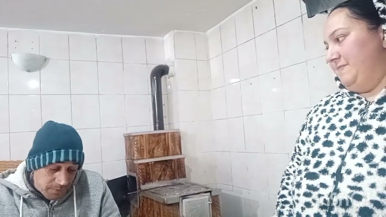Dece se miră  Marița de Ion 