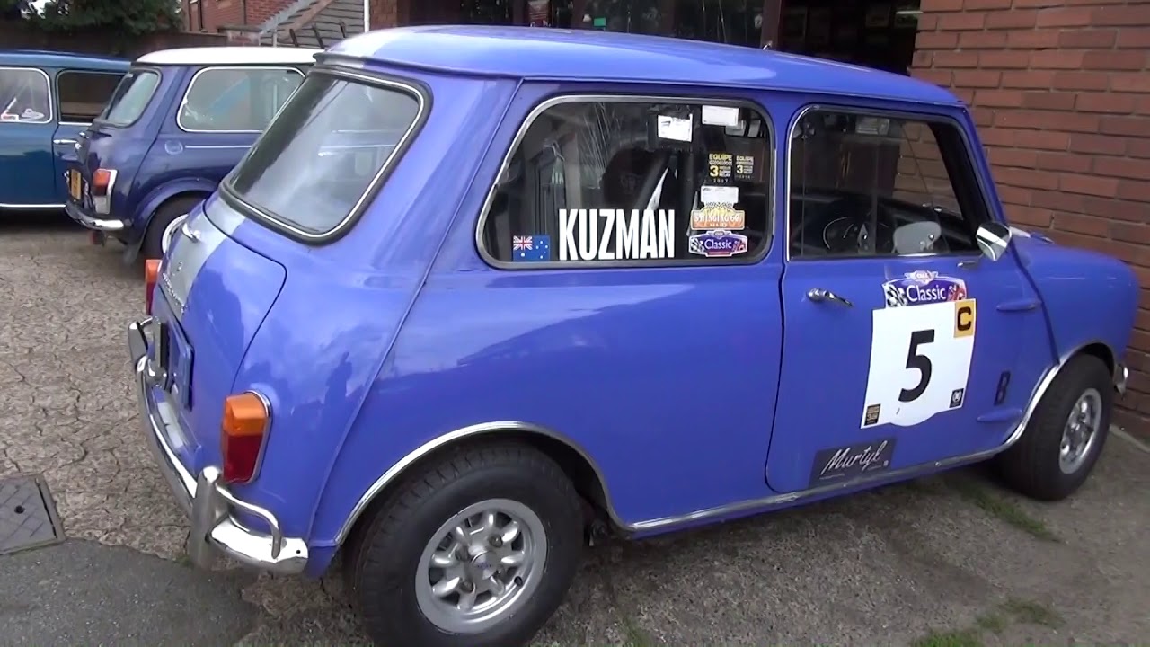 CLASSIC MINI      DAY AT GREEN AND WHITE MINI SPARES