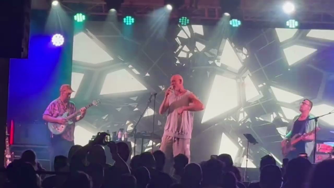Matisyahu performing at the Miami Beach Bandshell 