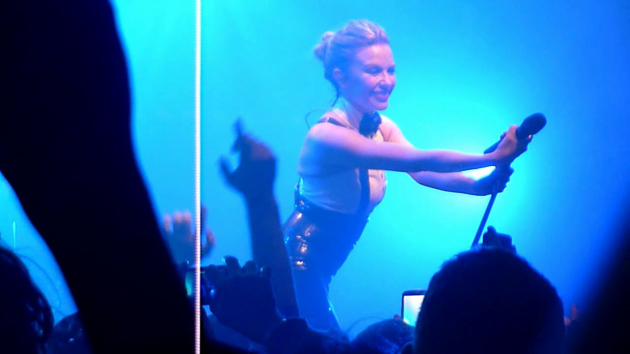 Kylie Minogue - I Should Be So Lucky Live @ Ga&icirc;t&eacute; Lyrique, Paris, 2014 HD