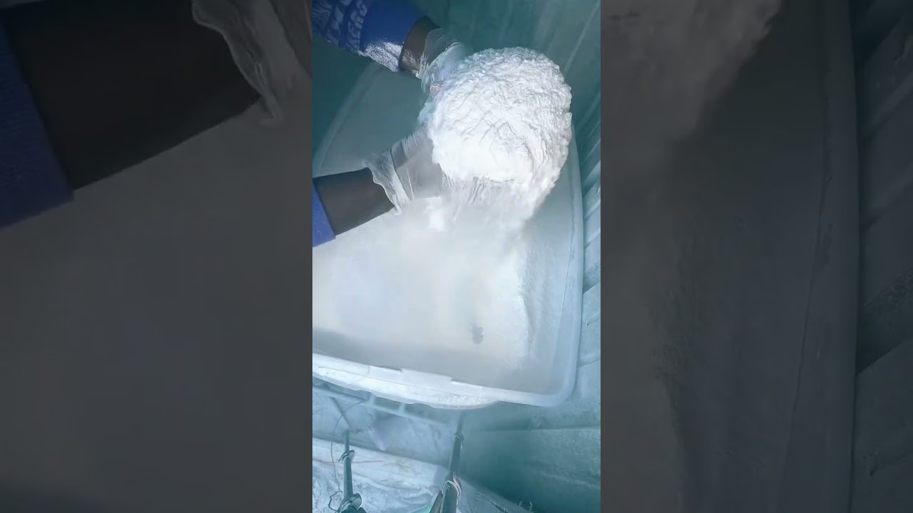 Liza.edit bar keeper and Ajax request. Unedited version #powderplay #cleantok #powderasmr #cleaning