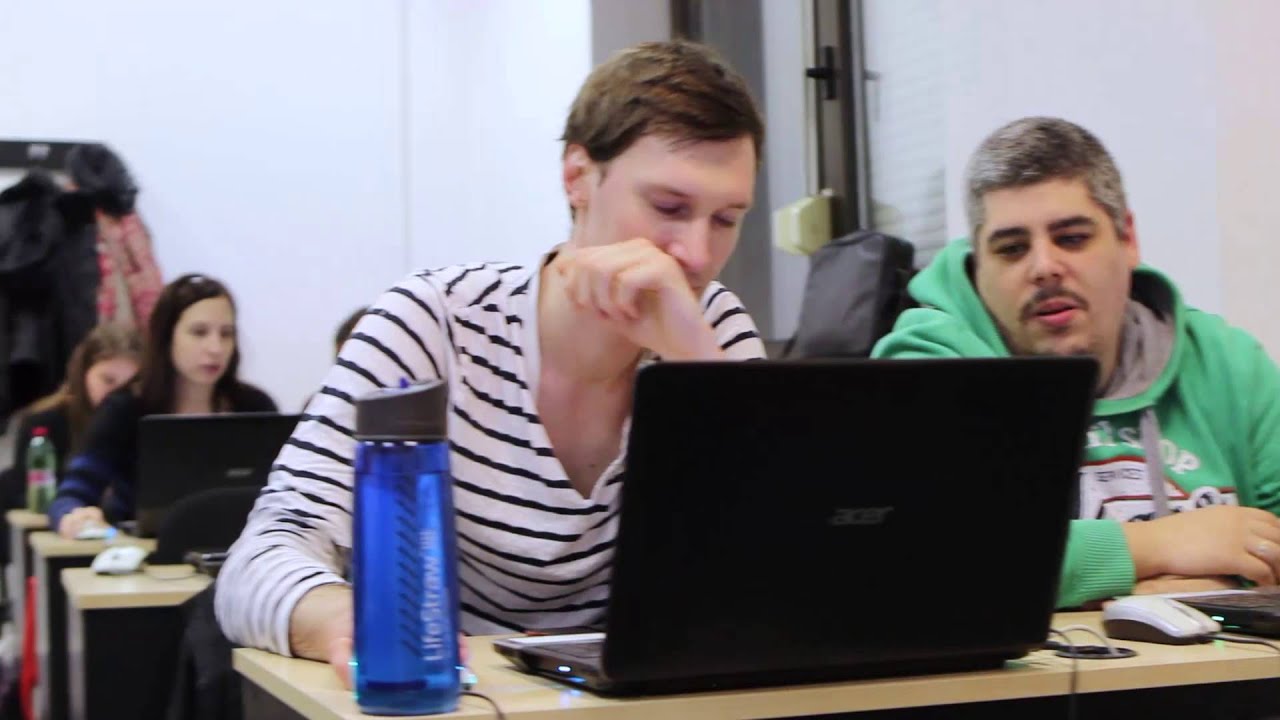 Webdesigner tanfolyam a Ruander Oktatóközpontban