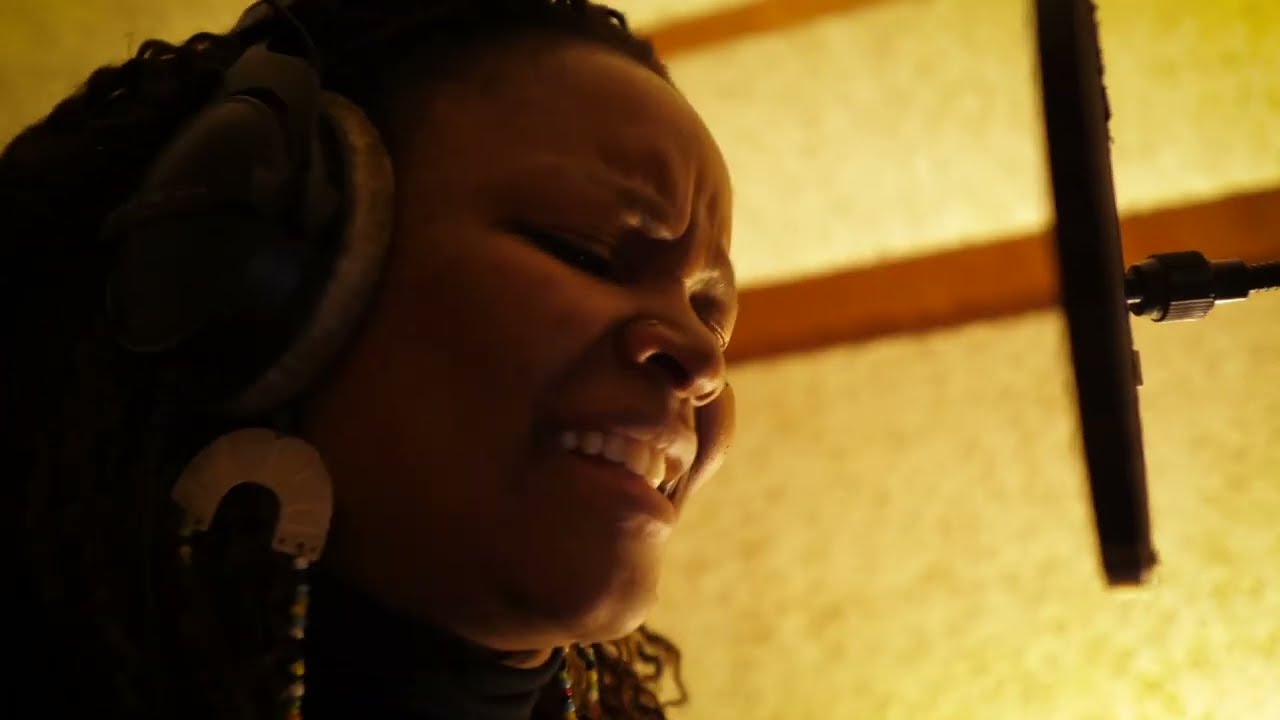 MOÇAMBIQUE EM PAZ (NKULULEKO) - Loiro, Da Tsembha, Selma Uamusse, Helena Cuinica & Humberto Araújo