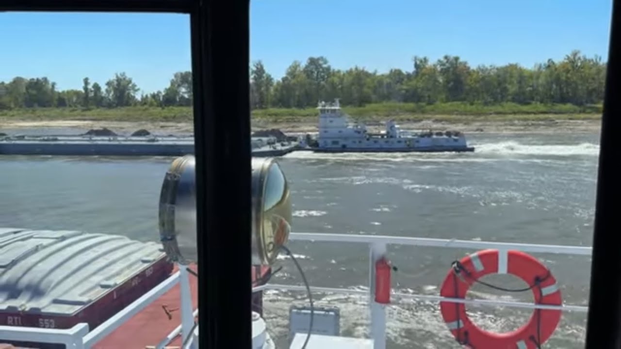 Towboat Racing Around Graham Bend On Extremely Low Mississippi River 10/14/23
