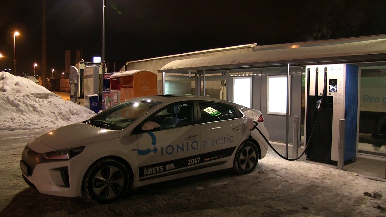 Hyundai Ioniq charging on 120 kW fast charger