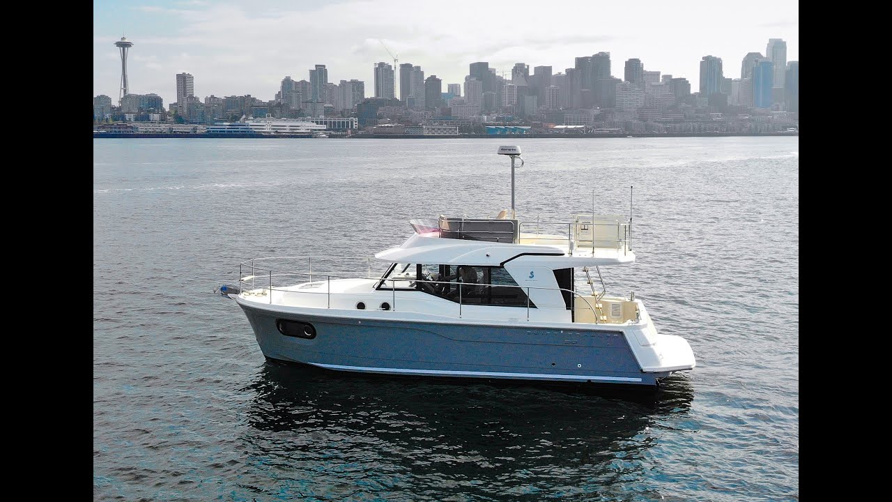 FULL TOUR of the Rare 2019 Beneteau Swift Trawler 30 NW Edition – ‘Everything is Fine’