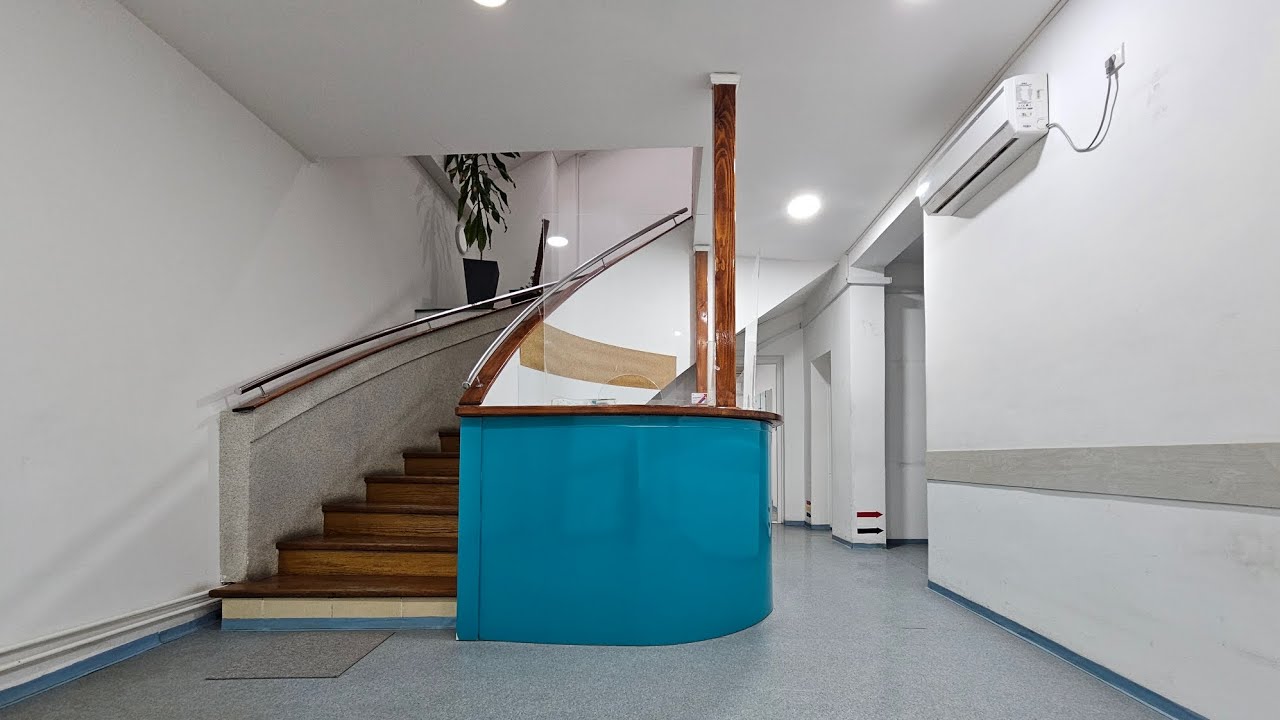 Izdaje se poslovna zgrada, 313m², Centar 1