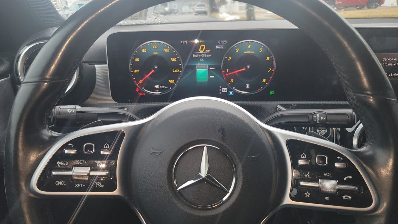 КАК ПРОВЕРИТЬ УРОВЕНЬ МАСЛА В MERCEDES BENZ A220 4MATIC 2020+