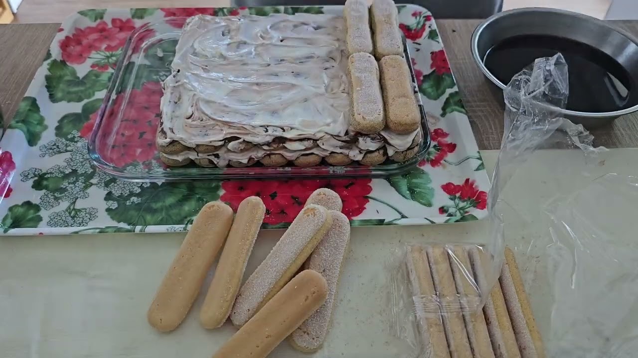 Quarktorte mit Biskuitböden 
