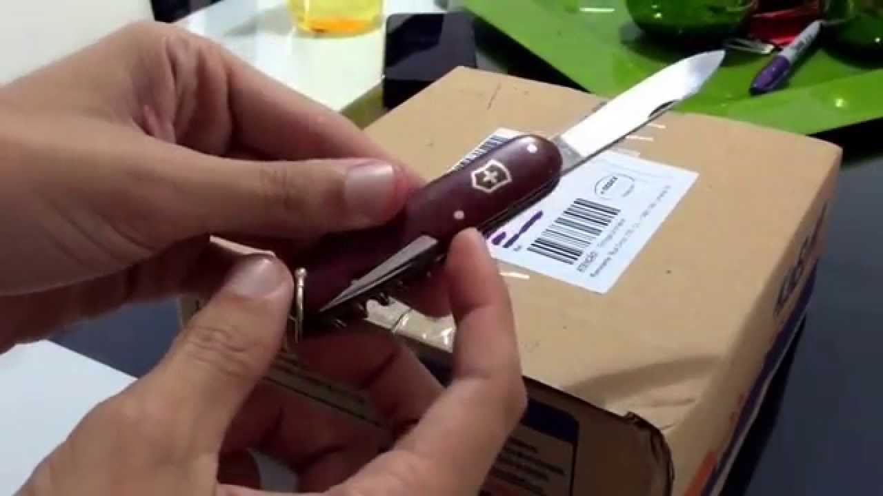 REUPLOAD. ASMR unboxing new smartphone. Portuguese. Em português