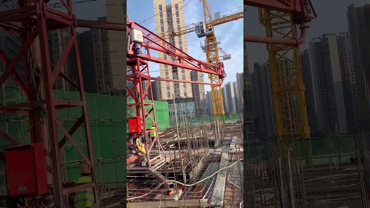 Electric concrete placing boom