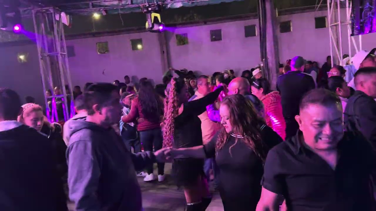 SONIDO RETRO FESTEJANDO EL DÍA DEL AMOR Y LA AMISTAD..