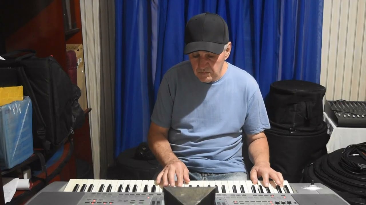 Paixão de um Homen - música tocada no teclado