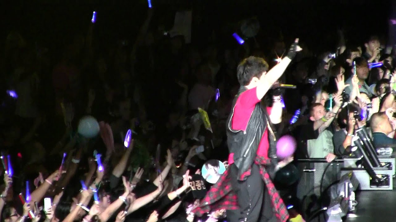 SMTown Live NY Shinee Super Junior A-yo [111023] [fancam]