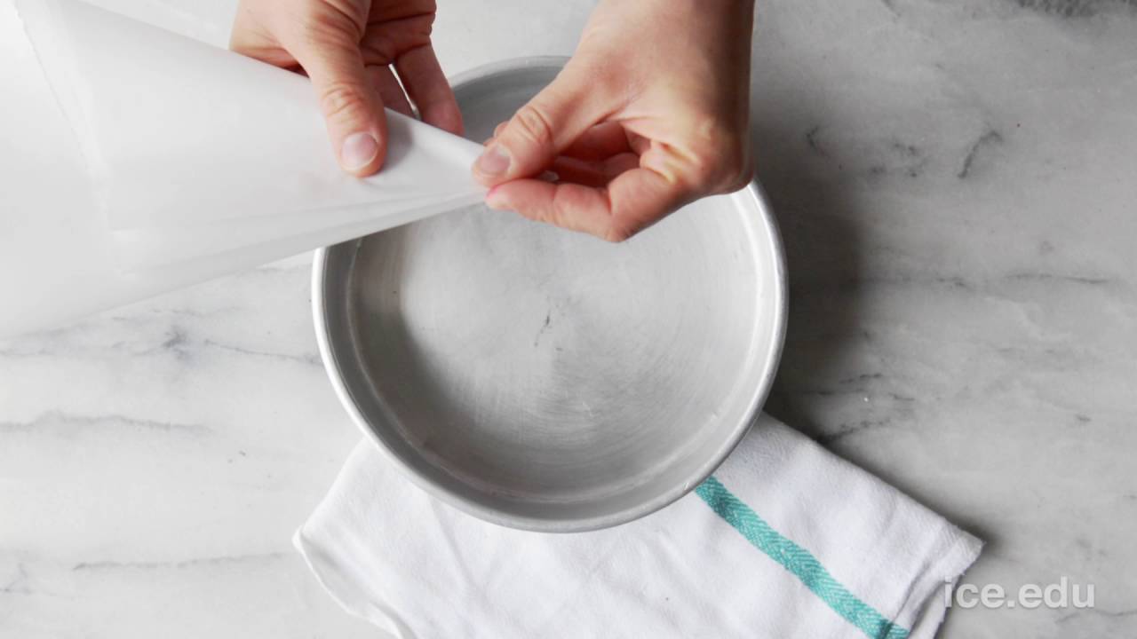 Non-stick Cake Trick: How to Perfectly Line Round Cake Pans with Parchment Paper