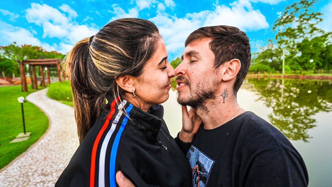 DEI UM BEIJO NA DANI E FOI MUITO BOM 🙈