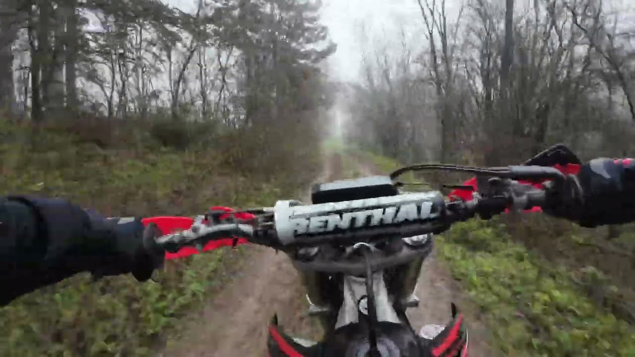 Honda CRF250R, Highper, MZK250, Upbeat, Év utolsó ködös motorozása