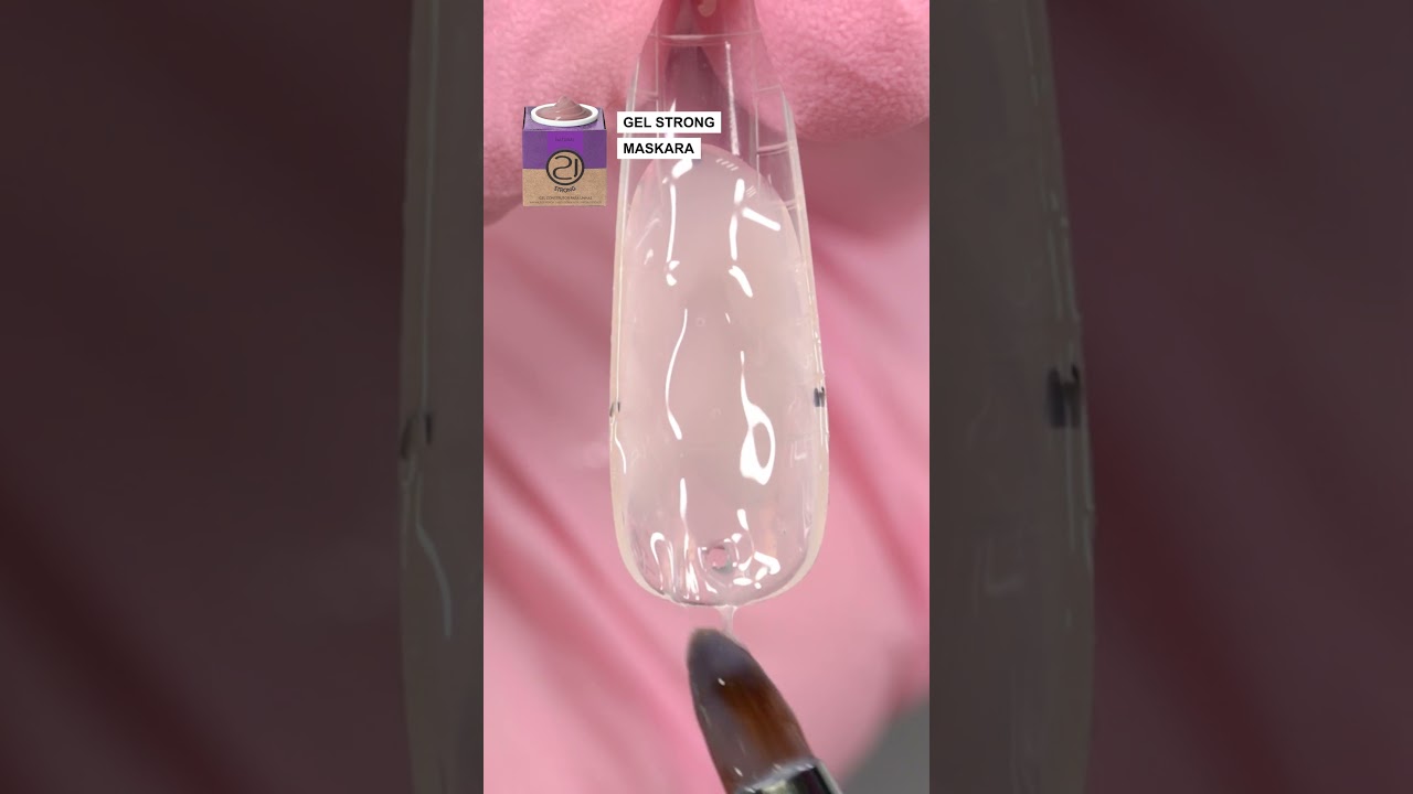 💅✨ Aplicando Strong Gel na c&aacute;psula F1 para um alongamento impec&aacute;vel!
