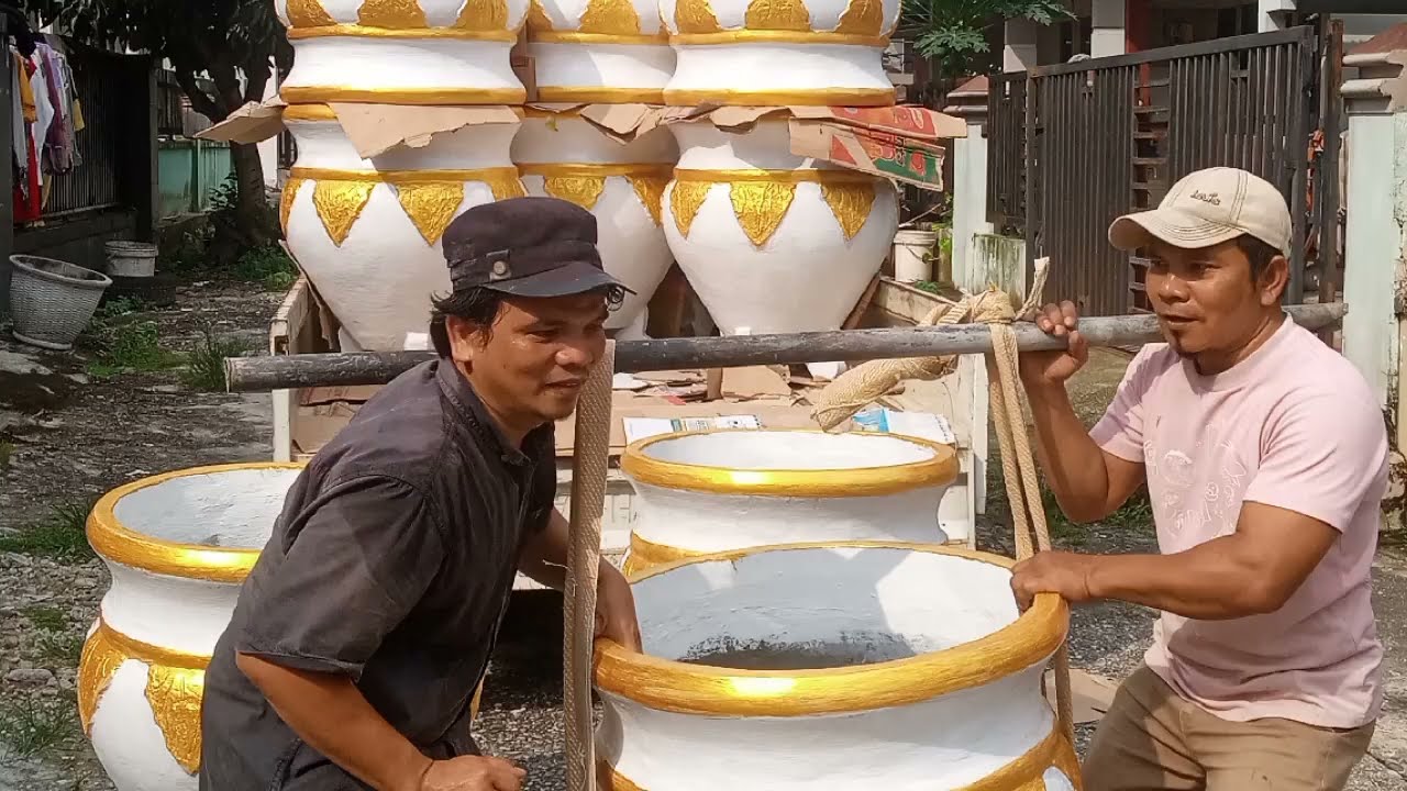 proses pembuatan pot gentong jumbo pesanan juragan