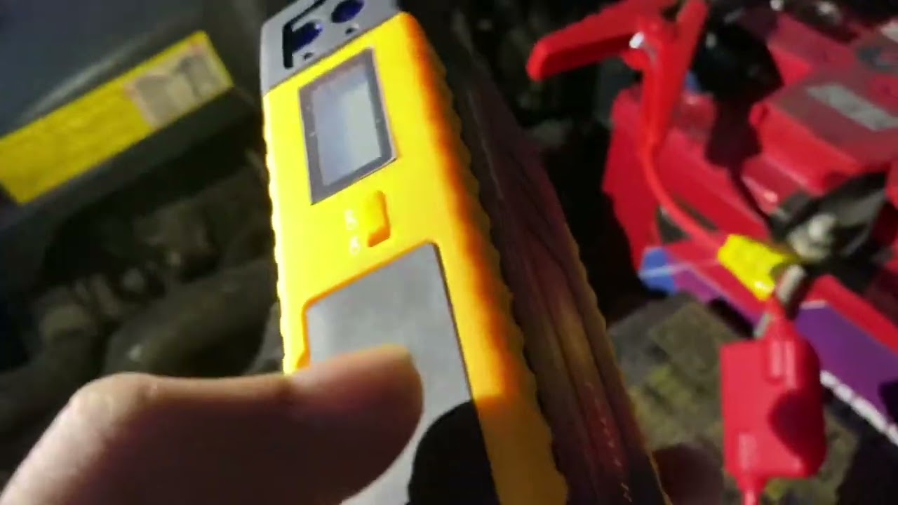 How long does a battery last on Mahindra Scorpio?