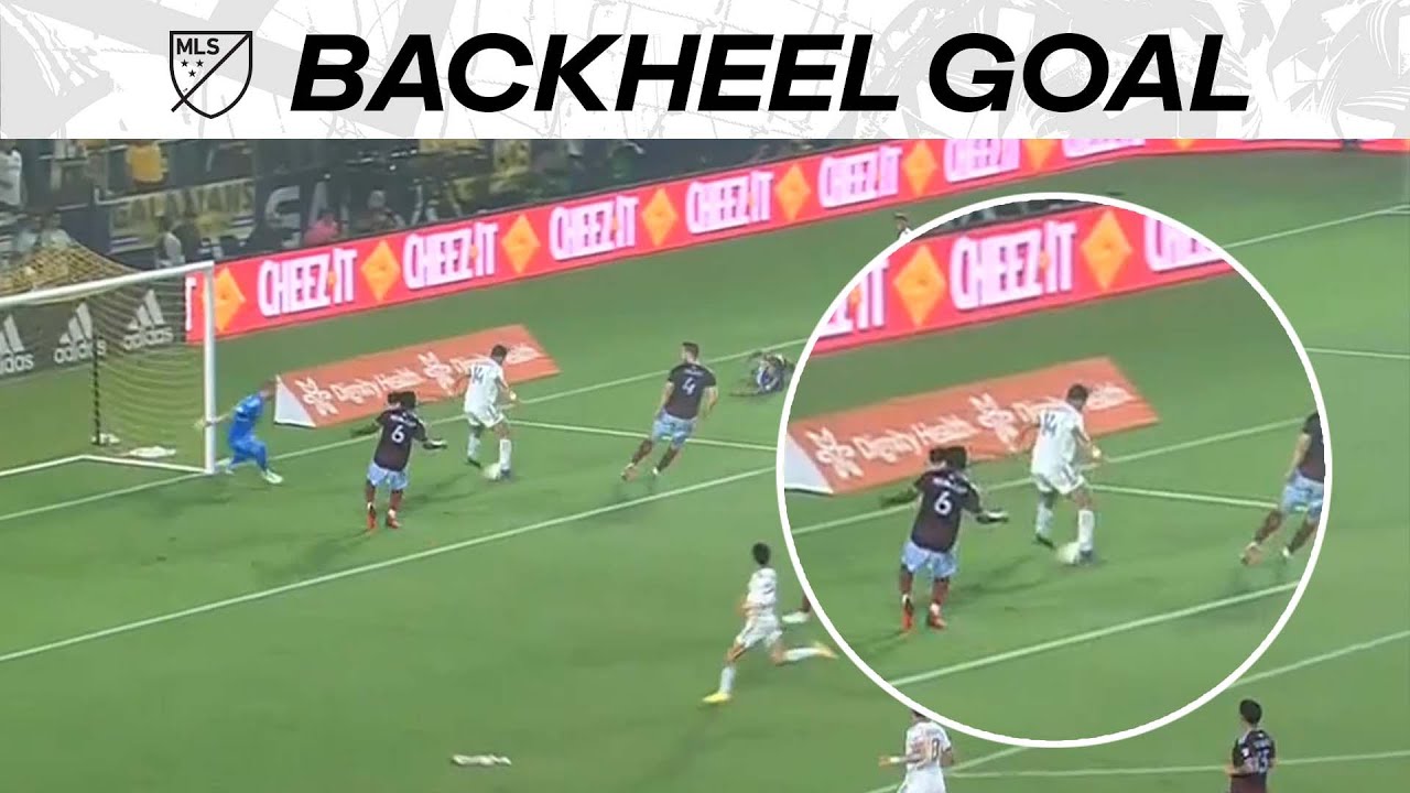 Chicharito's Backheel Goal Brings the Galaxy Up 3