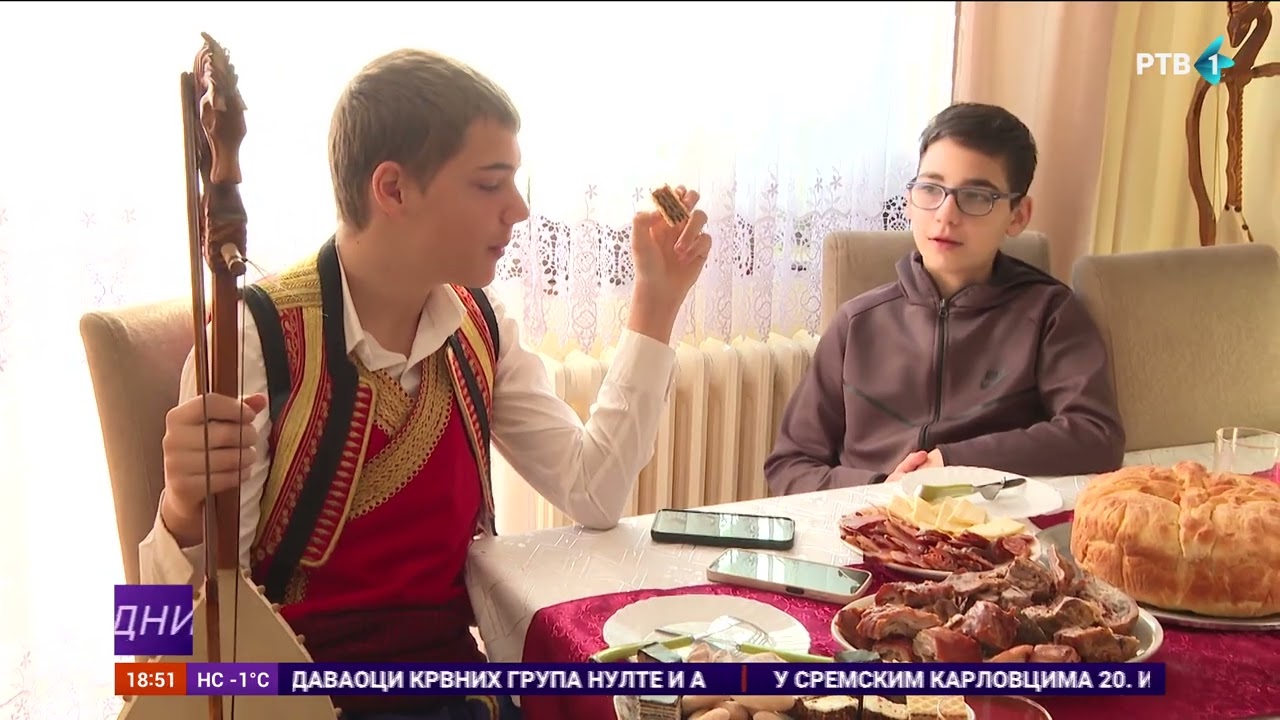 Novosađanin svira gusle od malih nogu