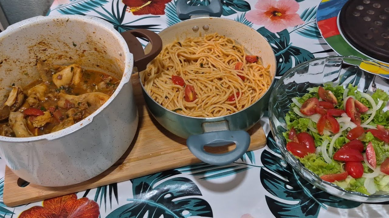 PREPARANDO MEU ALMOÇO🍲🥗🥘/+LAVEI ROUPA 👖👕👗#explore #rotinadodia #almoço #viralvideos 
