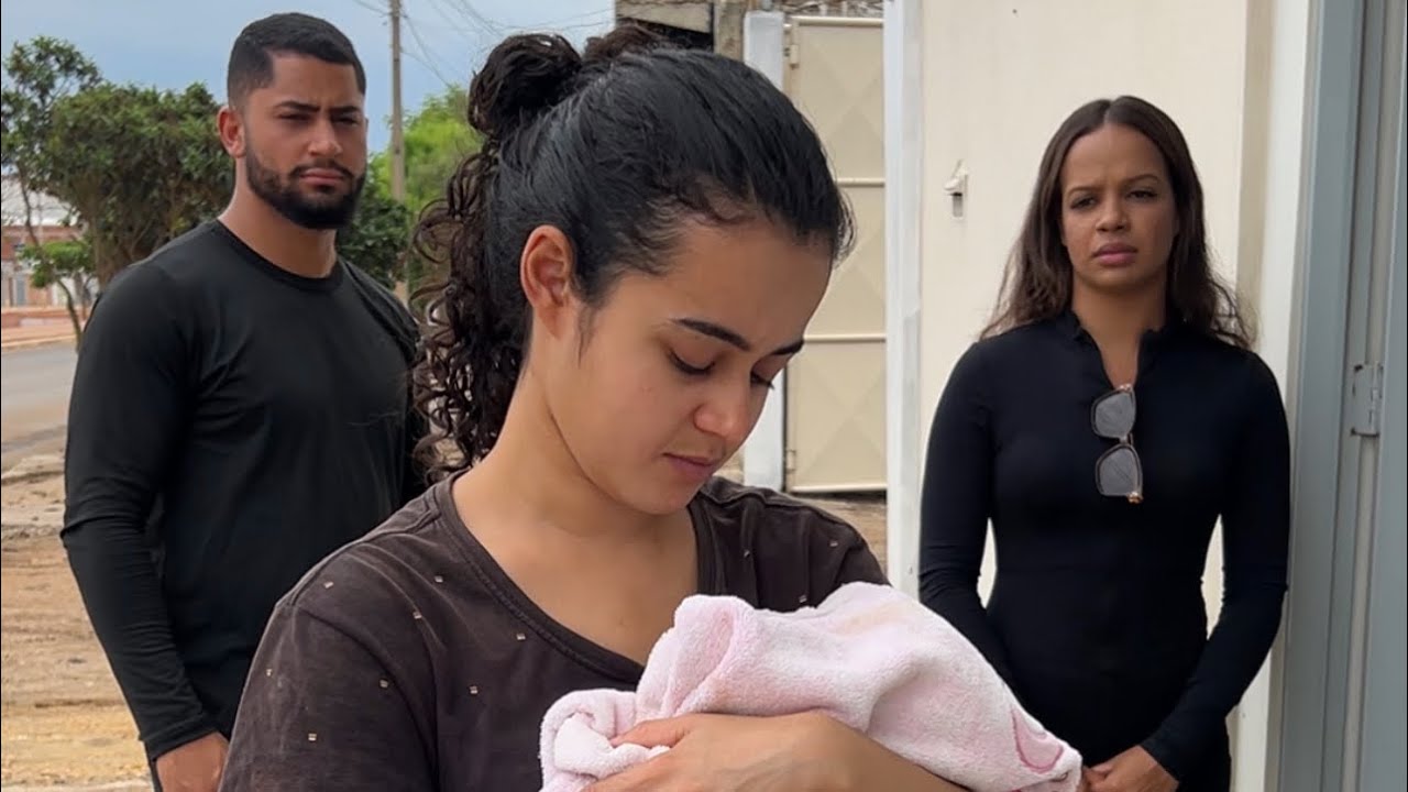 Eles negaram a entrada dessa mulher por causa da sua maneira de se vestir!