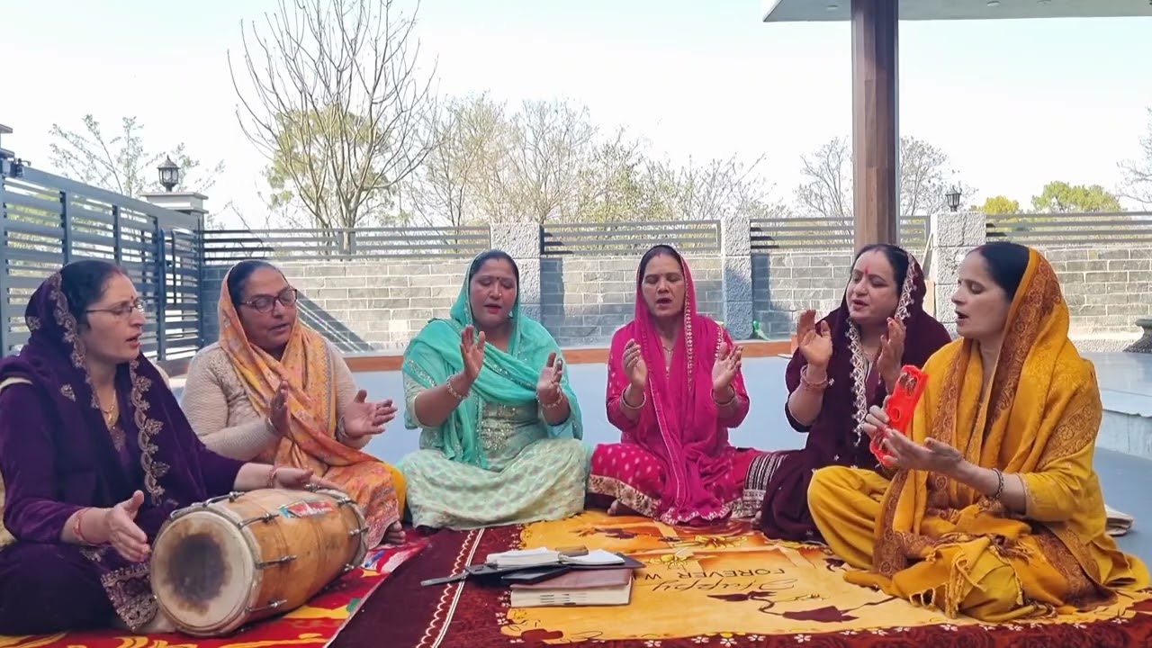 #bhajan नवरात्रि स्पेशल🚩 चंगा कीर्तन लगया हो लगया  मां दे द्वार#🚩 माता जी की सुंदरभेंट।। #kirtan🙏