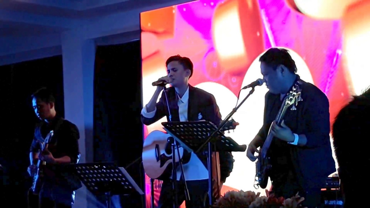 Chasing Pavements - Kaye Cal