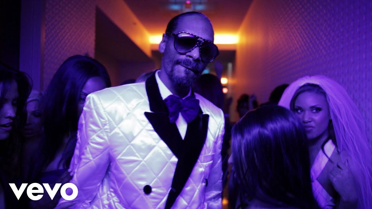 Snoop Dogg - &lsquo;Sweat&rsquo; Snoop Dogg vs David Guetta (Remix) ft. David Guetta