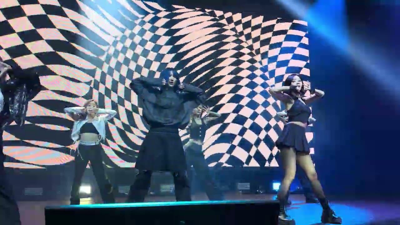 [4k60] 241104 Dreamcatcher (드림캐쳐) - Black or White - Dreamcatcher LI7D in DC