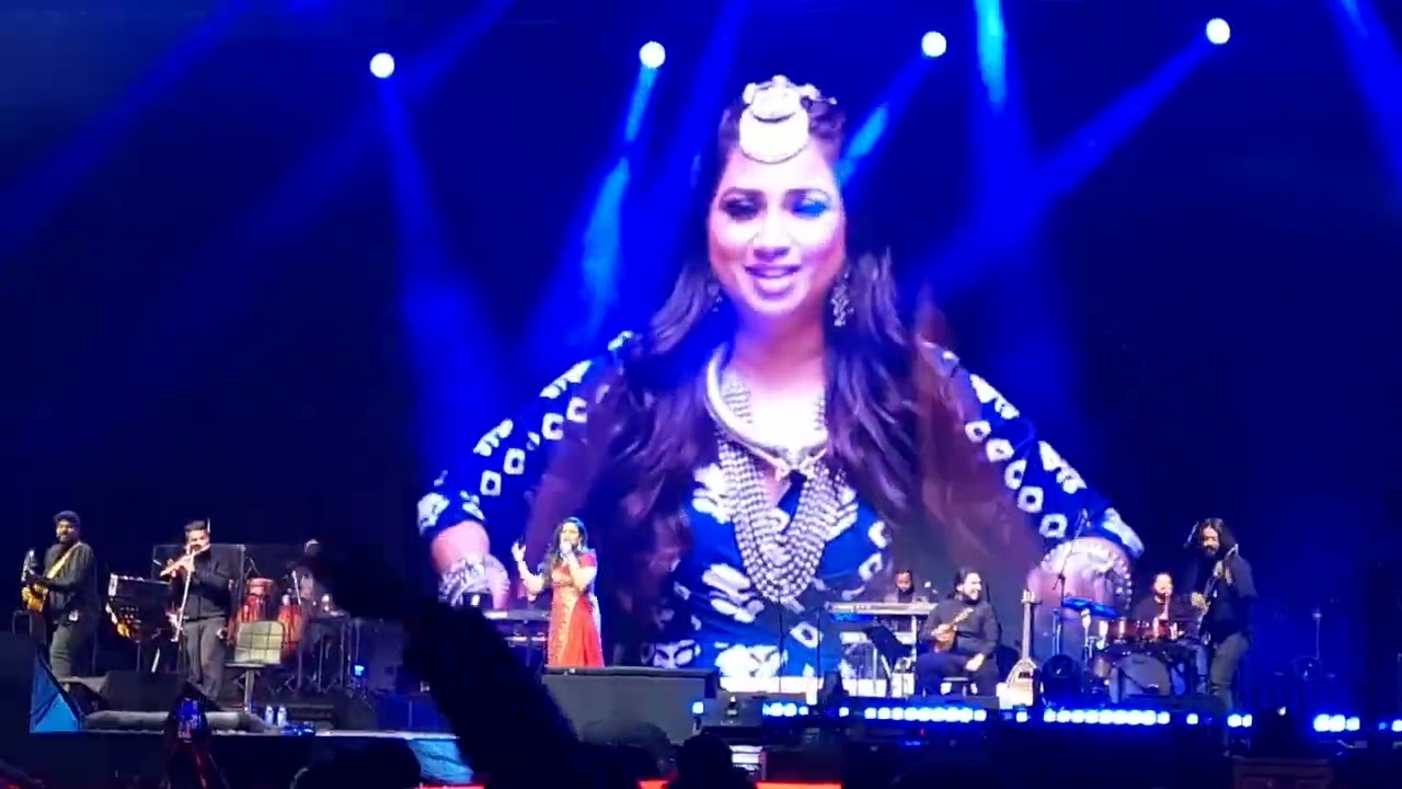 Nagada Sang Dhol 🔥 Live by Shreya Ghoshal