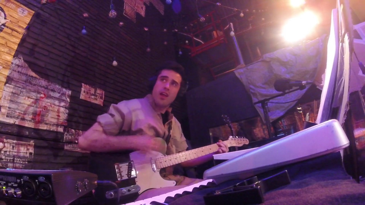 RENT - Guitar 2/Keyboard Pit Cam - Adri Mena