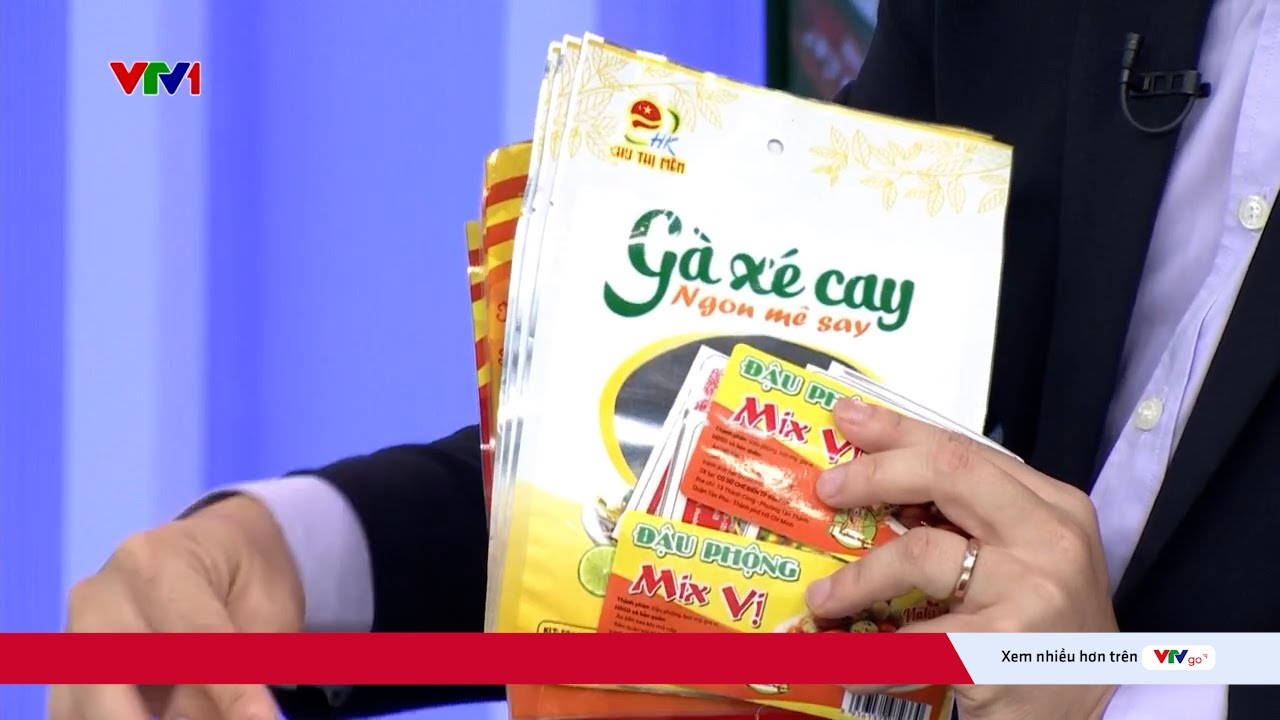 Bán đồ ăn vặt giả, các đối tượng lãi được bao nhiêu? | VTV24